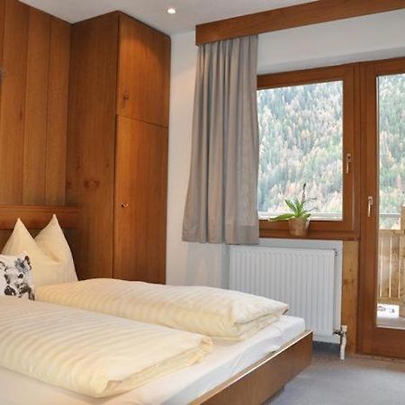 Haus Leo Apartment Solden Bagian luar foto