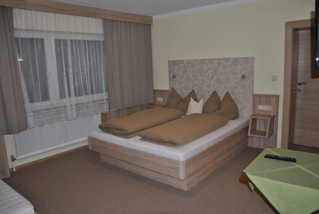 Haus Leo Apartment Solden Bagian luar foto